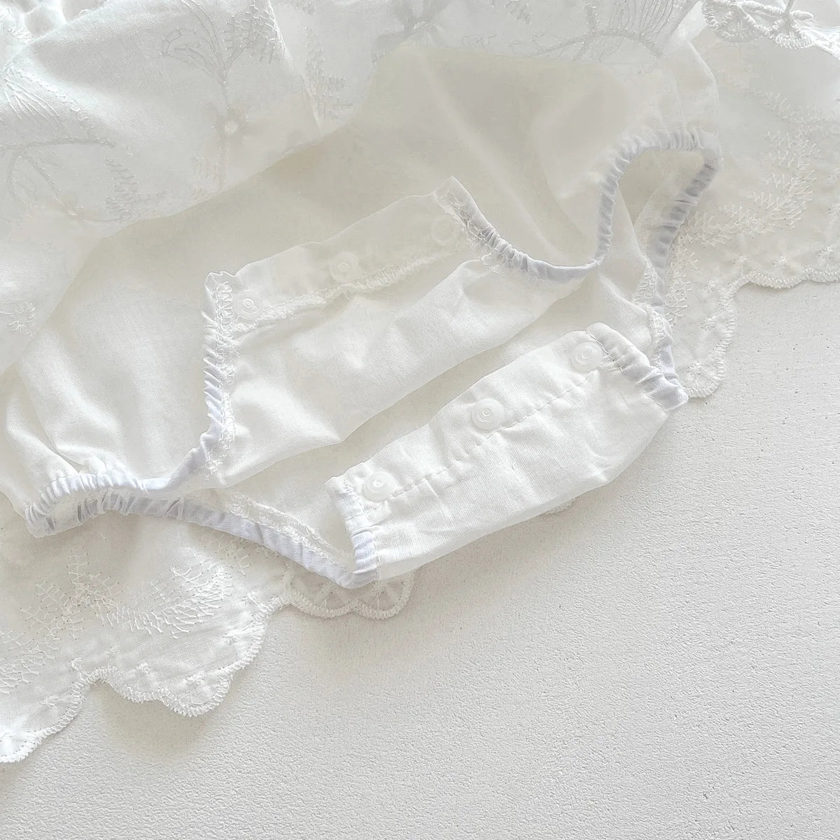 Embroidered Flower Lace Bodysuits for Newborn Baby Girls - Baby Girls Dress and Hat Set (2pcs)